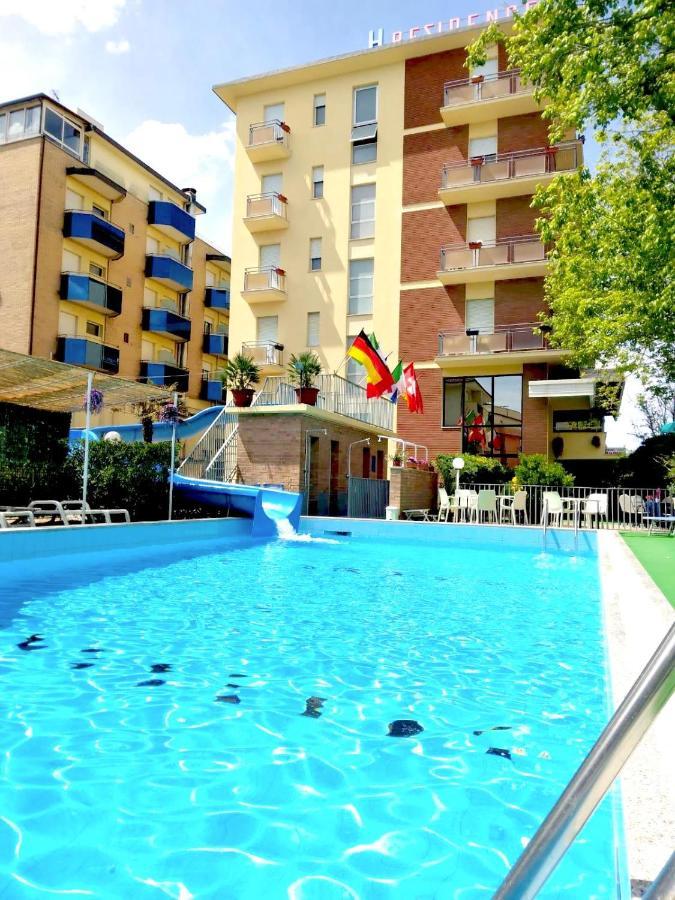 Club Hotel Residence Cesenatico Exteriér fotografie