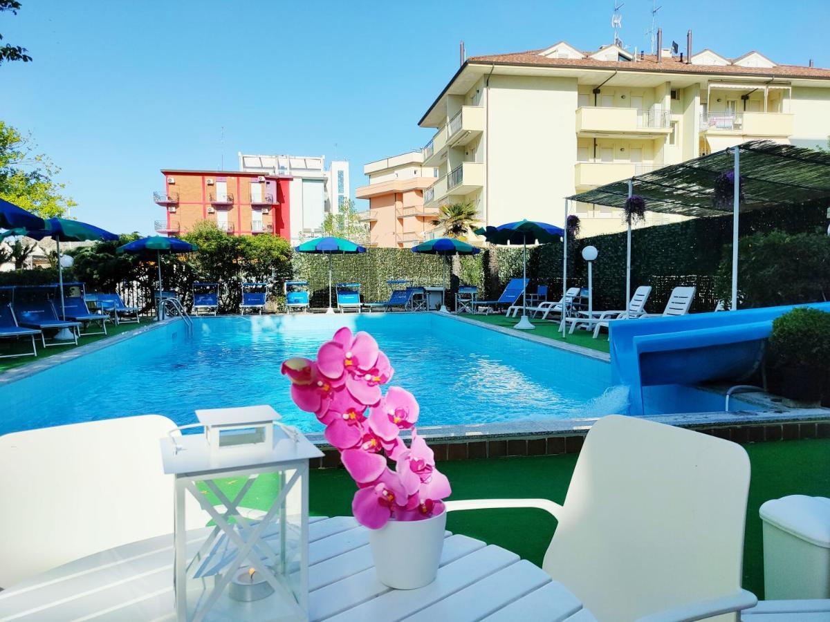 Club Hotel Residence Cesenatico Exteriér fotografie