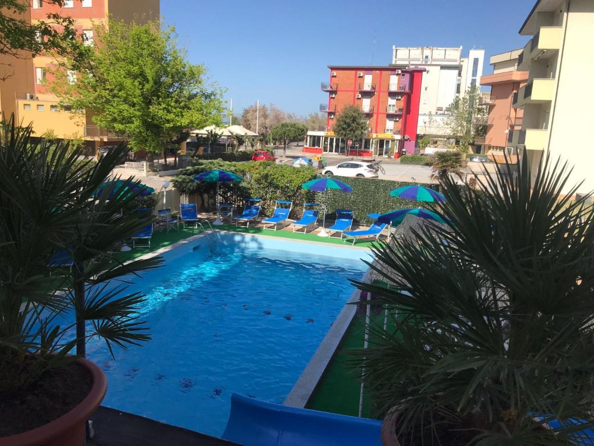 Club Hotel Residence Cesenatico Exteriér fotografie