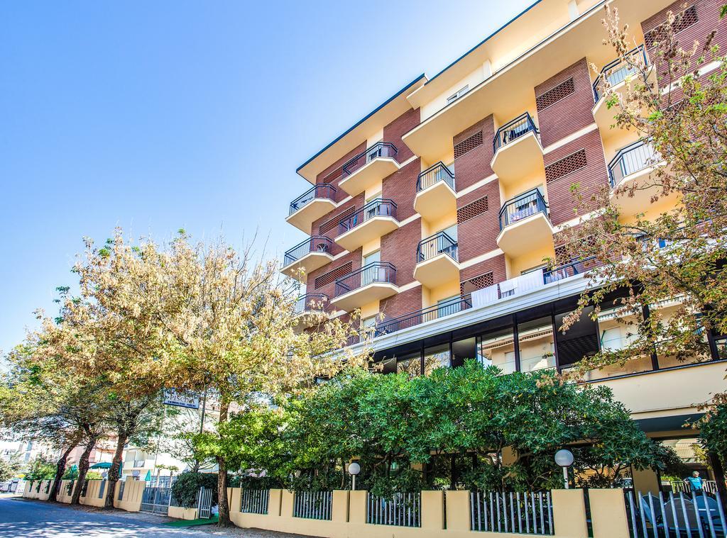 Club Hotel Residence Cesenatico Exteriér fotografie