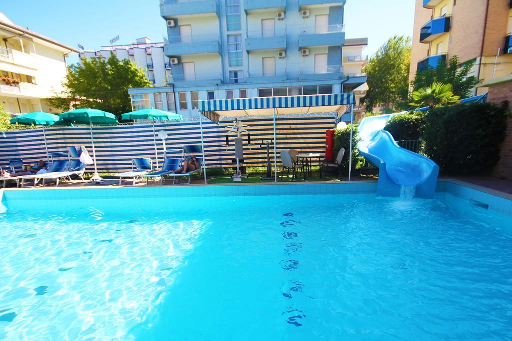 Club Hotel Residence Cesenatico Exteriér fotografie
